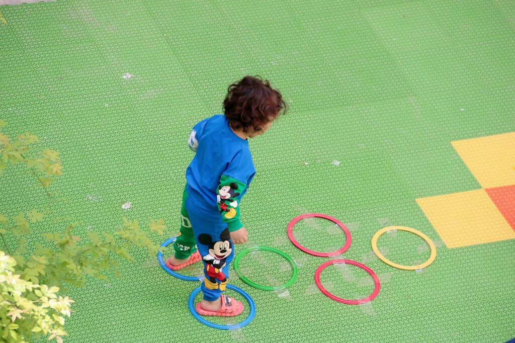 بازی در حیاط