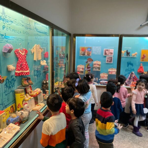 بازدید از بخش های مختلف موزه ایوانک