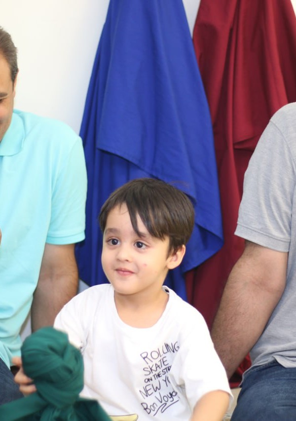 والدگری سختگیرانه
